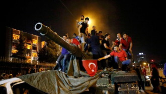 Kampf auf der Bosporus-Brücke - Die Türkei und der gescheiterte Putschversuch Trailer