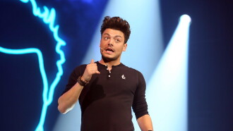 Kev Adams - Voilà Voilà Trailer