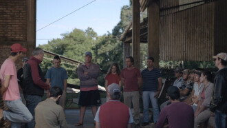 La crecida Trailer