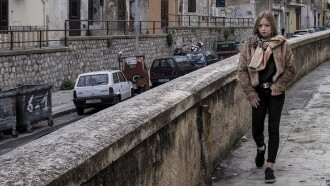 La nostra strada Trailer