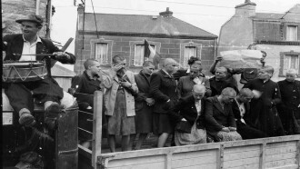 La Tondue de Chartres Trailer