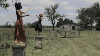 Las Cascos Trailer