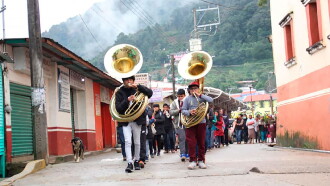Las nubes son de música Trailer
