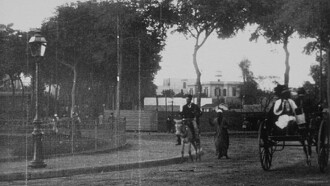 Le Caire, Place Soliman Pacha Trailer