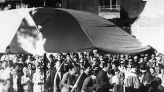 Le chiavi di una storia - La comunità dell'Isolotto Trailer
