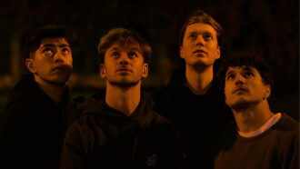 Le feu engendre le feu Trailer
