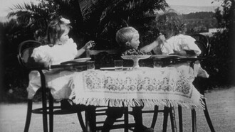 Le goûter des bébés Trailer