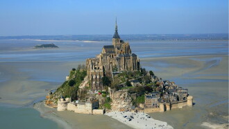 Le Mont-Saint-Michel Trailer