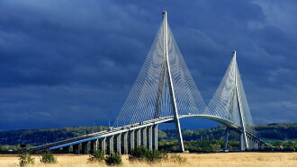 Le Pont de Normandie, un chantier hors norme Trailer