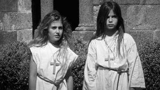 Les Filles au Moyen-Âge Trailer