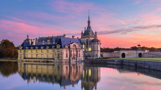 Les Secrets du château de Chantilly Trailer