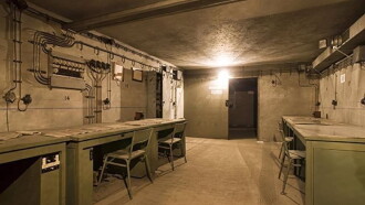 Les tunnels secrets de l'occupation Trailer