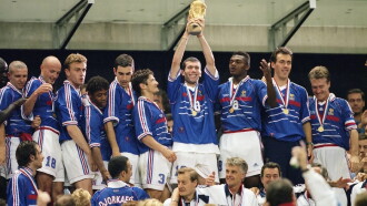 Les yeux dans les Bleus Trailer