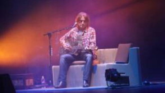 LIGABUE - Quasi Acustico - Tour Teatri 2011 Trailer