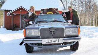 Linnan juhlat Trailer
