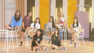LOONA Premier Greeting [D&D] Trailer