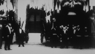 M. le président au palais d’hiver Trailer