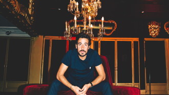 Maxime Gasteuil arrive en ville Trailer