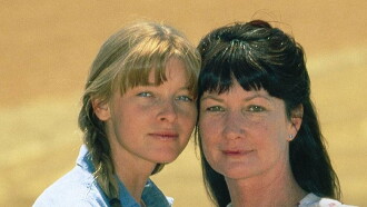 McLeod's Daughters Trailer