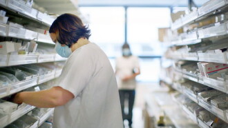 Médicaments : Les Profits de la pénurie Trailer