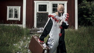 Någon annan betalar Trailer