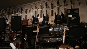 Niki‘s Music Shop Trailer