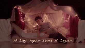 No hay lugar como el hogar Trailer