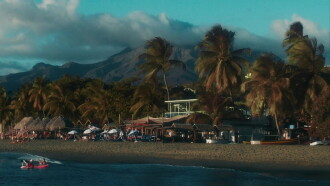 Nos Îles Trailer