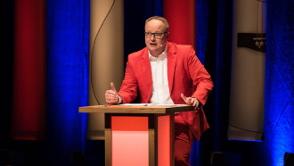 Oliver Welke & Dietmar Wischmeyer - Im Herzen jung! Trailer