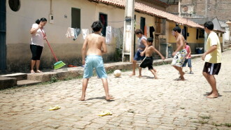 Os Lados da Rua Trailer