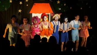 Os Saltimbancos: O Musical Trailer