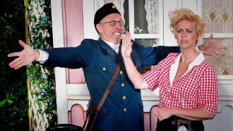 Pang på pensionatet Trailer