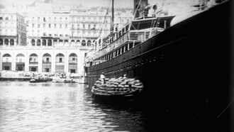Panorama du port d'Alger (suite du précédent) Trailer