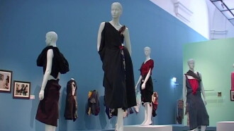 Parures pour dames Trailer