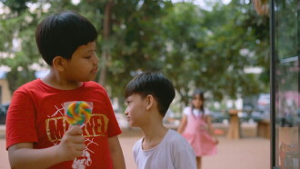 Permen Buat Pelangi Trailer