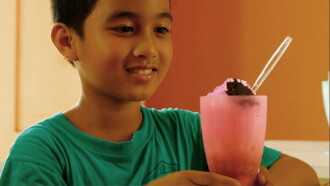 Pink Halo-Halo Trailer