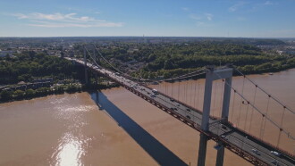 Ponts de Bordeaux: Technologie de haut vol Trailer