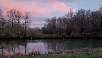 Promenade à l'aube du crépuscule Trailer