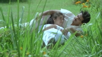 Punnagai Mannan Trailer