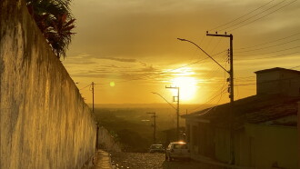 Quando o sol se pôr, o amanhã será tão incerto quanto antes Trailer
