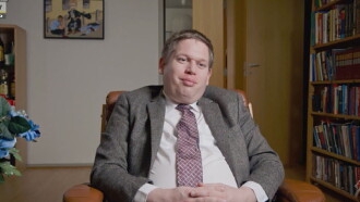 Rasmus Paludan - højrenationalist i børnehøjde Trailer