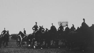 Revue de Krasnoïe Selo : artillerie Trailer
