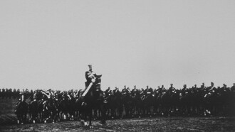 Revue de Krasnoïe Selo : grenadiers Trailer