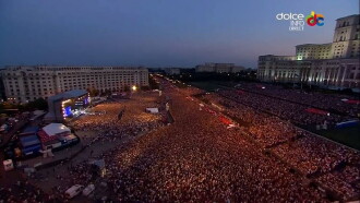 Robbie Williams live at Bucarest Trailer