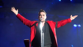 Robbie Williams - Live From Berlin, Germany / 2009 Trailer
