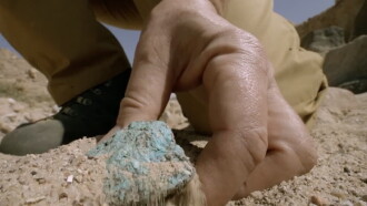 Ruée vers les métaux stratégiques : Les entrailles de la Terre Trailer