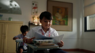 Sa Mga Mata ng Bata Trailer