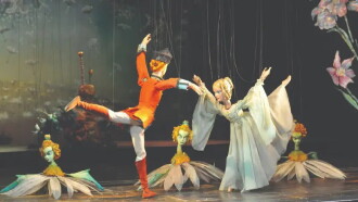 Salzburg Marionette Theatre: The Nutcracker Trailer