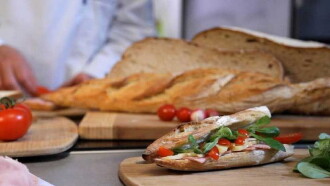 Sandwich, bienvenue au club ! Trailer
