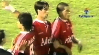 Sangre roja, 100 años de gloria Trailer